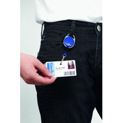 DURABLE 8327 STYLE, držák jmenovek s karabinou a klipem, navíječ pro ID karty, modrý